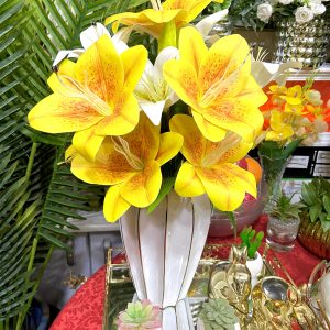 Tiger Lillie + Ceramic Vessel